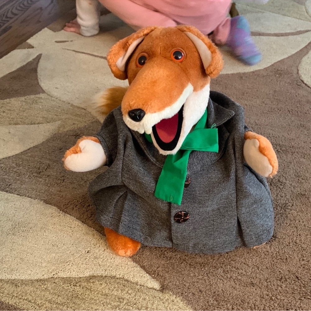 VINTAGE Hasbro Discontinued/Very Rare Basil Brush Talking Plush Fox Stuffie